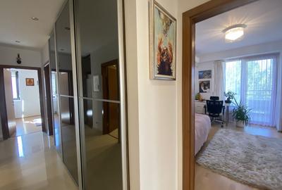 Apartament 4 camere bloc boutique si terasa de 25m - 30