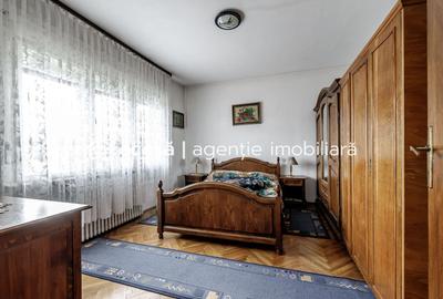 Casă din cărămidă cu 8 camere – zonă liniștită, LIPOVA - 8