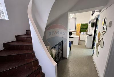 Vila de închiriat 6 camere Piata Victoriei - 7