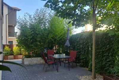 Casă individuală cu 6 camere în Dobroești