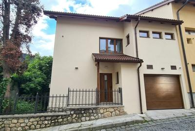 Casa Tip Vila - cu garaj - singur curte - Centru Istoric - 4