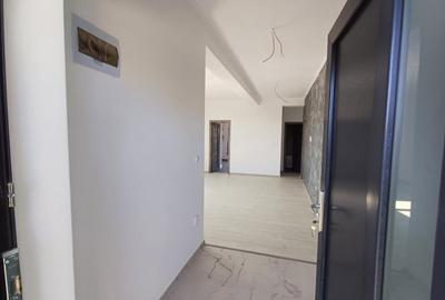 Casă cu 4 camere, 2 băi, beci spațios și 400 mp teren - 17