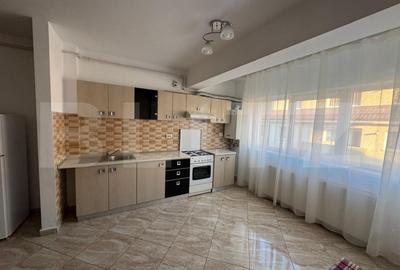 Apartament cu 2 camere semidecomandat, mobilat în Florești