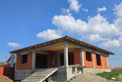 Casă la roșu în localitatea Cheriu - 1