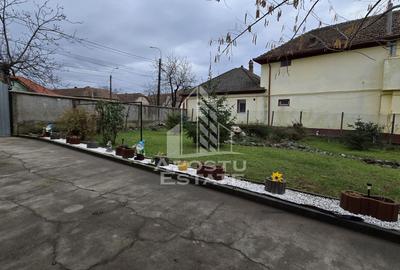 Casa individuala de vanzare, 5 camere, 3 bai, teren 1700 mp, Giarmata - 2