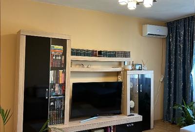 Apartament cu 2 camere decomandat, mobilat în Central