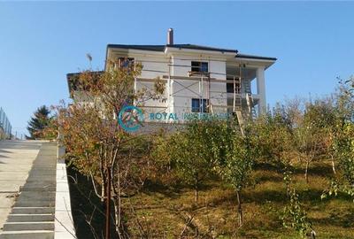 Royal Imobiliare - Vanzare Vila P+1 Bucov - 1