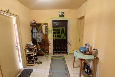 Apartament 3 camere decomandat, etajul 4, 1 Mai zona Insula - 6