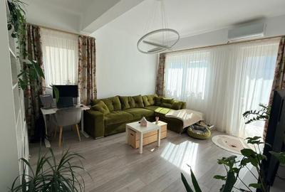 Apartament cu 3 camere decomandat, mobilat în Girocului