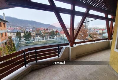 Casă / Vilă de lux cu 2 garaje, 10 camere de vânzare în BAIA MARE - 32