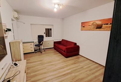 Banu Manta, garsoniera de inchiriat, 3/8, decomandat, an 1980, mobilata modern - 1