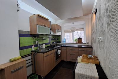 Apartament 3 camere, renovat, poziție retrasă (nu la bulevard) – Metrou 500 m - 28