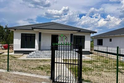 Casă individuală cu 3 camere în Mihăești