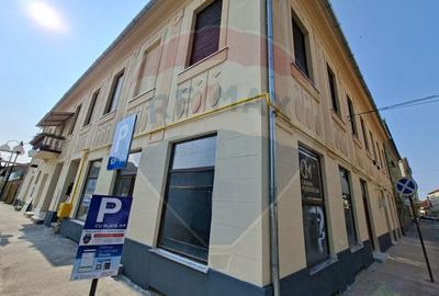 Spațiu comercial 75 mp  Piata Catedralei. Vitrină si acces din stradă - 2