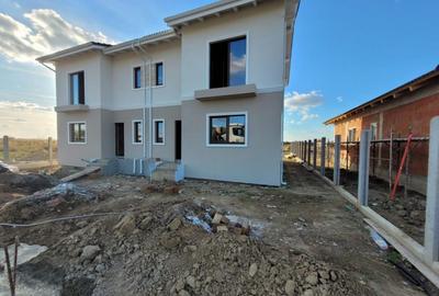 Duplex 4 camere - 94 mp utili - Cartier asfaltat - Mosnita - 2