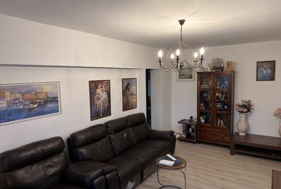 Inchiriez apt 3 camere, superb, Sebastian - Vulcan Center, loc ADP - 3