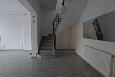 Imobil Central 355 mp | D+P+1+M | Consolidat & Renovant | 9 Camere - 10