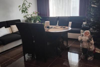 Apartament cu 3 camere decomandat în Inel II