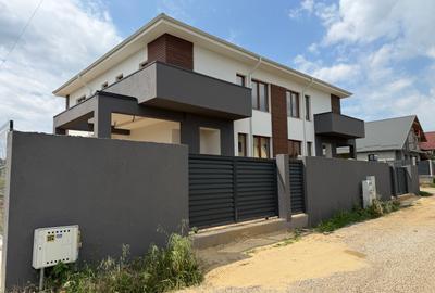 Duplex cu 5 camere în Păulești