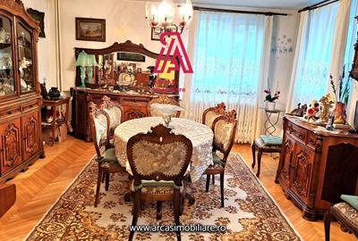 Casă cu 7 camere în Trei Stejari