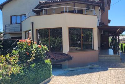 Casă individuală cu 11 camere în Central