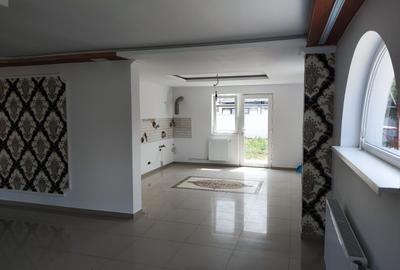 Casa P+M renovata cu 1100mp teren - 2