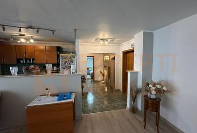 Apartament 3 camere, vedere bilaterală – Zona Trocadero, Constanta; COMISION 0% - 11