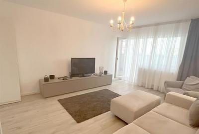 Apartament cu 3 camere decomandat, mobilat în Decebal