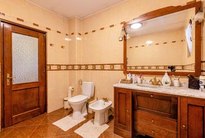 Vilă S+P+M, 2 fronturi stradale, ideală locuit/birouri/clinică, grădiniță, etc - 11