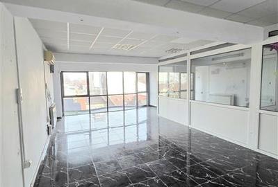 Spatiu Comercial, Zona Centrala, Renovat, Cladire Noua, Moderna - 1