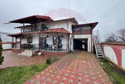 Casă / Vilă cu 5 camere de vânzare - 2