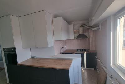 Apartament cu 3 camere decomandat, mobilat în Calea Călărașilor