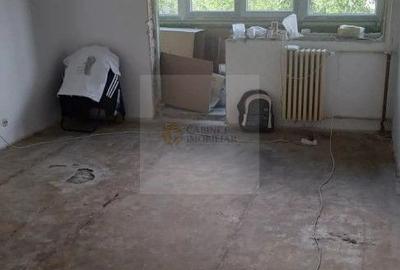 Apartament cu 2 camere decomandat în Drumul Taberei