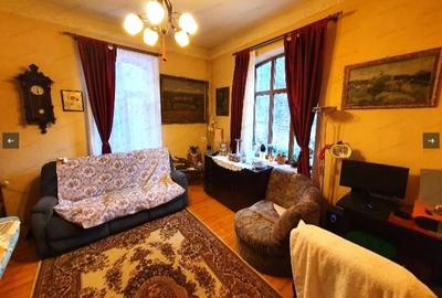 Oportunitate de investitie | Vila interbelica de vanzare| Ultra-Central Sinaia | - 1