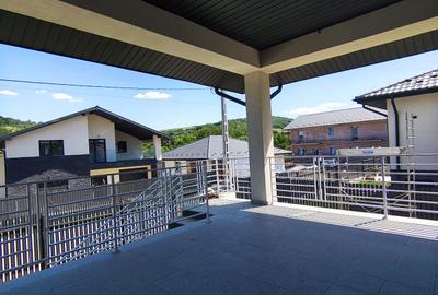 Casă cu 3 camere în Tomești