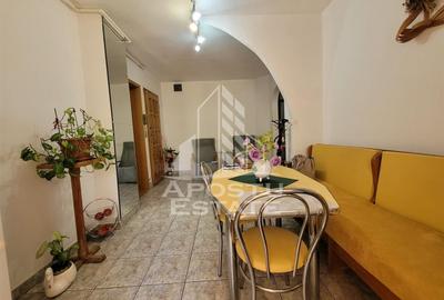 Apartament cu 3 camere decomandat, mobilat în Aradului
