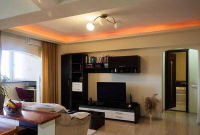 Apartament cu 2 camere semidecomandat, mobilat în Gorjului