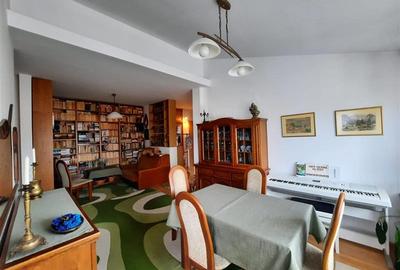 Apartament cu 3 camere, 78 mp, situat in cartierul Andrei Muresanu !