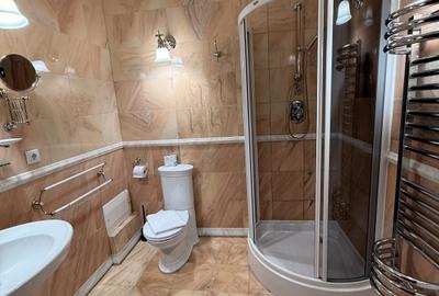 Apartament cu jacuzzi, 60 mp cu jacuzzi si terasa 16 MP, central - 10