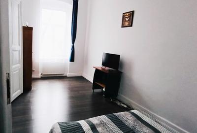 Apartament cu 3 camere decomandat, mobilat în Iosefin