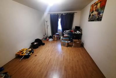 Apartament cu 3 camere decomandat, zona Cug - 1