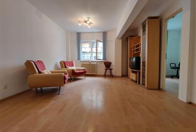 Apartament cu 4 camere decomandat în Vasile Aaron