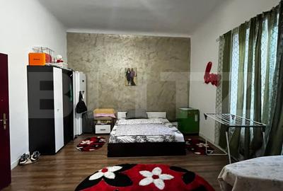 Apartament cu 4 camere semidecomandat, mobilat în Central