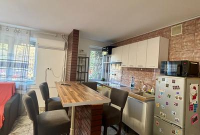 Apartament cu 2 camere semidecomandat, mobilat în Central