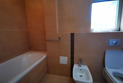 Vila moderna langa lac, mobilata complet - 13