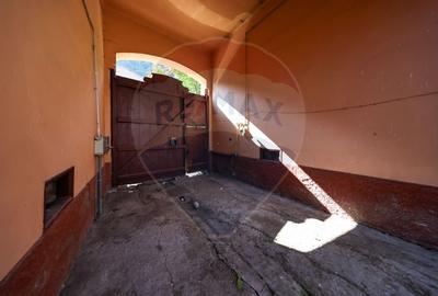 Casă / Vilă cu 10 camere de vânzare în zona Ultracentrală Râșnov - 8