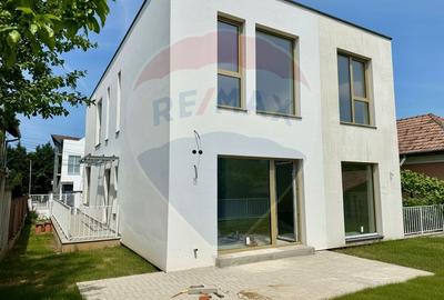 Casa noua de vanzare in Andrei Muresanu! 190 MPU - 2