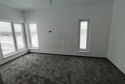 Duplex despartit prin camera tehnica - balcon mare - teren 370 mp - 7