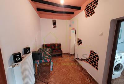 Zona Dambovita. 2 Case. Teren 933 mp. - 3