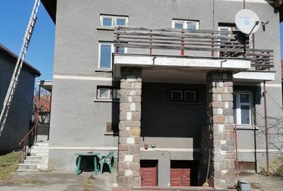 Casă cu 6 camere în Griviței